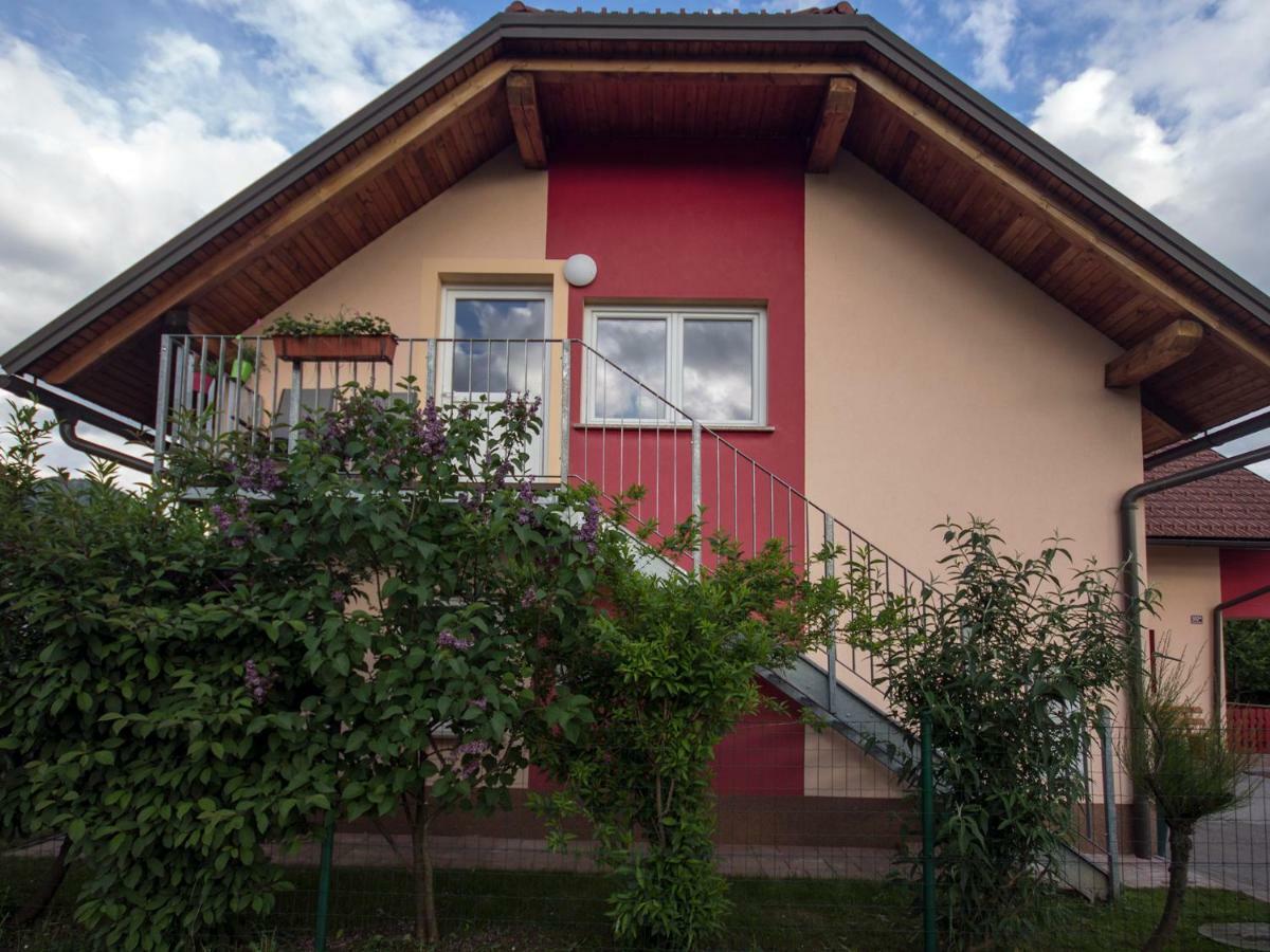 Apartment Marjetka Zirovnica Екстериор снимка