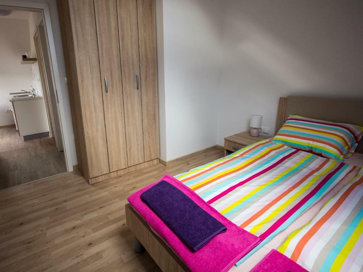 Apartment Marjetka Zirovnica Екстериор снимка